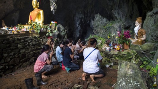 Tailandia: el cielo, la clave para el rescate de los nenes atrapados en una cueva