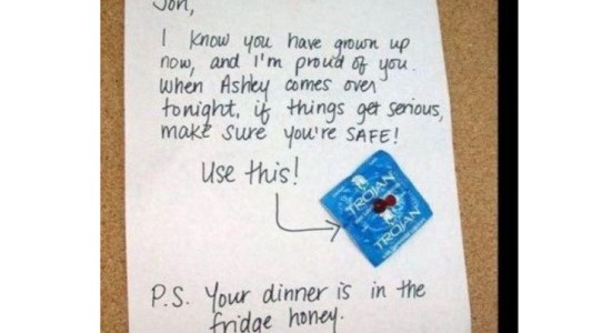 #EsViral : la madre que comete un error imperdonable al regalarle un profiláctico a su hijo