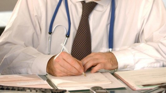 Investigan denuncia de una joven que fue al médico y le diagnosticó que necesitaba sexo