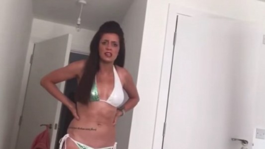 Le hizo creer a su novia que se irían se vacaciones y la broma se volvió viral