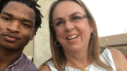 Una abuela envió por error un mensaje a un adolescente y pasó algo inesperado