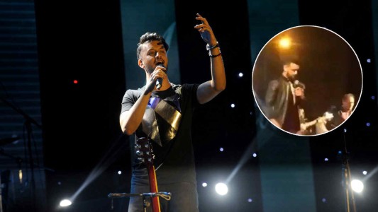 Héroe viral: Cantante detiene su show para salvar a mujer que estaba siendo manoseada