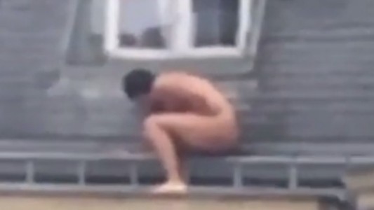 Video: amante desnudo se esconde y genera gran debate en las redes
