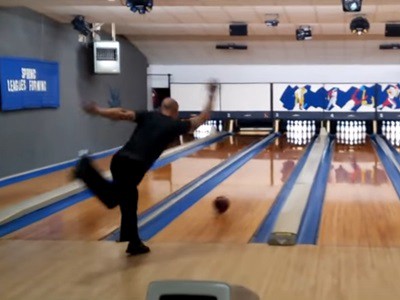 #EsViral el récord de strikes de un jugador de bowling
