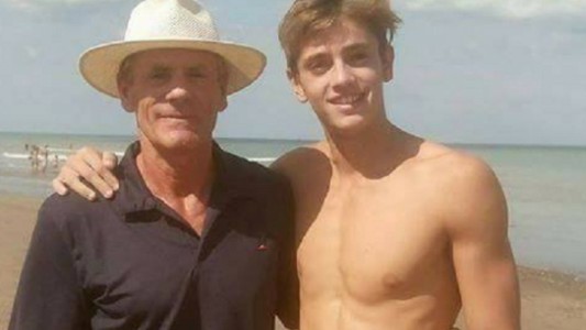 El padre que busca a la chica que le sacó la última foto con su hijo antes de morir