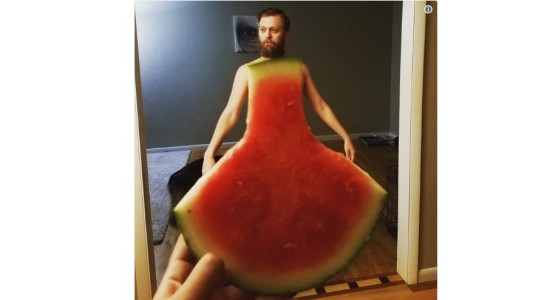 Esta es la moda de los vestidos de sandía que arrasa en las redes sociales
