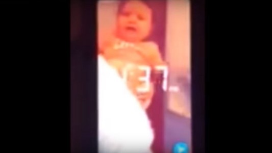 Dos chicas metieron a un bebé en la heladera, lo grabaron para ganar seguidores en Snapchat y terminaron detenidas