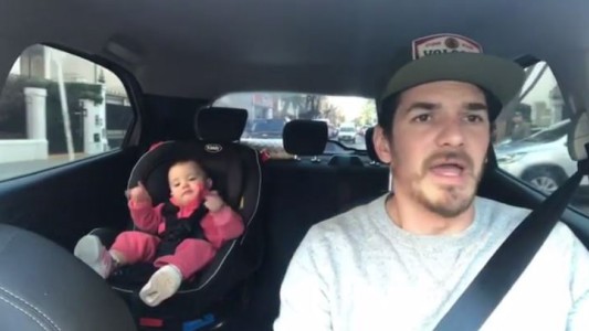 Juanita, la beba fanática de la cumbia que la rompe en Facebook e Instagram