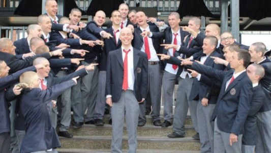 El conmovedor gesto de un grupo de estudiantes para apoyar a un compañero con cáncer