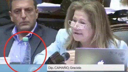 Video viral: el extraño poder de Sergio Massa para mover una botella de agua