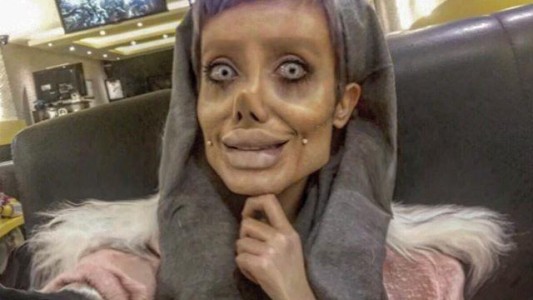 La "Angelina Jolie iraní" aseguró que no es su cara real la que se ve en las fotos