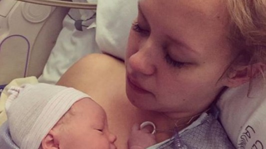 Video pura emoción: una madre le explica a su bebé por qué lo dio en adopción