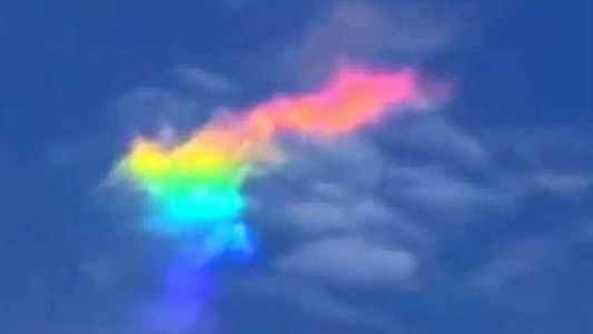 Sorpresa en el cielo: la increíble "nube arcoiris" brasileña