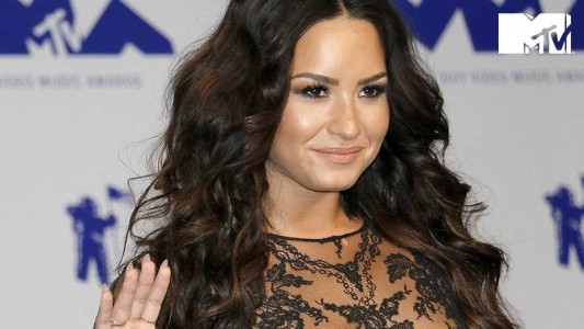 Pura actitud: Demi Lovato se enorgullece de sus estrías y la celulitis