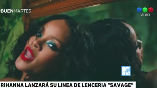 Rihanna posó para promocionar su línea de lencería "Savage"