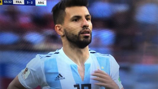 La camiseta rota del Kun Agüero que explotó en las redes