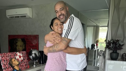 Adriano reveló que su madre sufrió una estafa y lanzó una dura amenaza contra el ladrón: "Vas a ver al diablo bajar a la tierra"