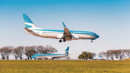 “Paros cero”: Aerolíneas logra un compromiso gremial para sostener la operación hasta marzo