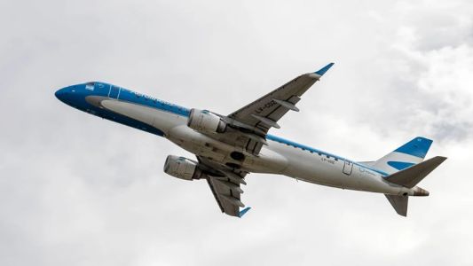 Aerolíneas Argentinas cancela 255 vuelos por el paro de la CGT
