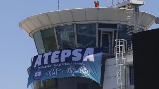 El Gobierno extendió otros 5 días la conciliación obligatoria en el conflicto con controladores aéreos