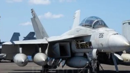 Crece la tensión: dos cazas estadounidenses sobrevolaron el espacio aéreo de Venezuela