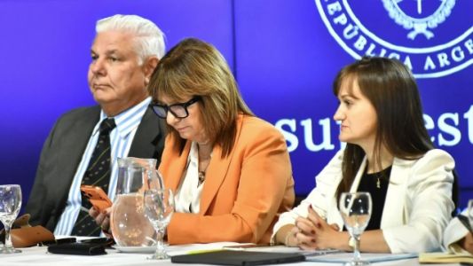 Reforma laboral: Bullrich se reunió con dialoguistas y la rebaja de Ganancias sigue como escollo