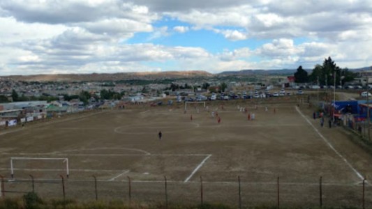 Un adolescente de 17 años fue apuñalado tras un partido de fútbol en Caleta Olivia