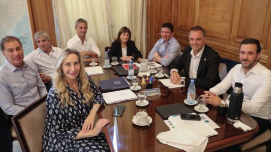 El Gobierno reúne a la mesa política para definir el temario de las sesiones extraordinarias