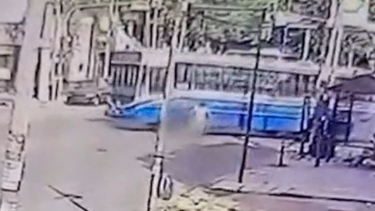 Un colectivero atropelló y mató a una nena de cuatro años en Lomas del Mirador