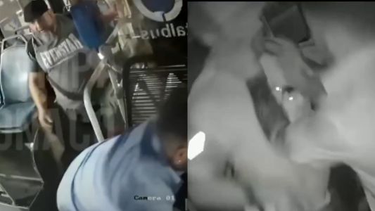 "Me paralizó el miedo”: la defensa del colectivero que se bajó del micro en marcha para pelearse con un pasajero