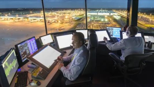 Controladores aéreos anunciaron nuevas medidas de fuerza que afectarán a todos los vuelos