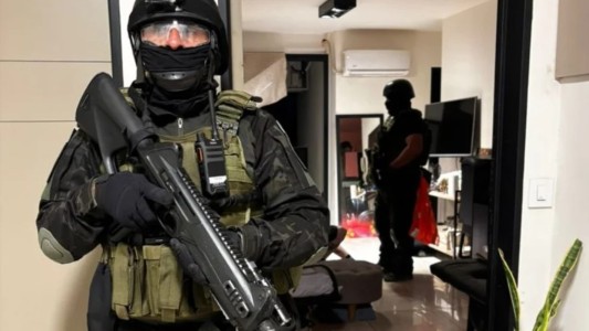 Córdoba: un taxista realizaba delivery de drogas y quedó detenido