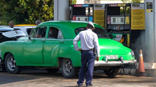 El régimen cubano enfrenta un colapso inminente por la falta de combustible