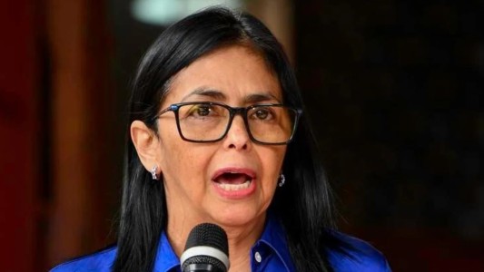 Delcy Rodríguez: “Si algún día voy a Washington lo haré de pie, no arrastrada”.