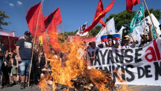 EEUU instó a sus ciudadanos a salir de Venezuela