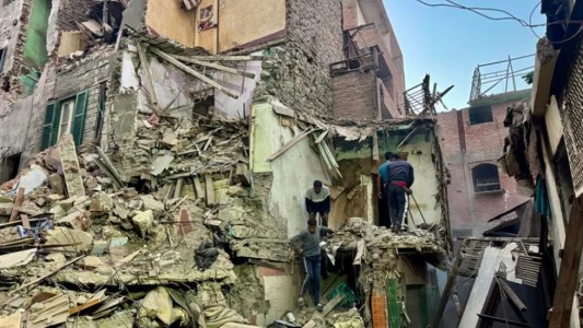 Tragedia en Egipto: ascienden a ocho los muertos por el derrumbe de un edificio en Guiza
