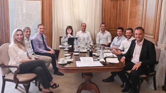 El Gobierno reúne a la mesa política antes del debate de la reforma laboral de Milei