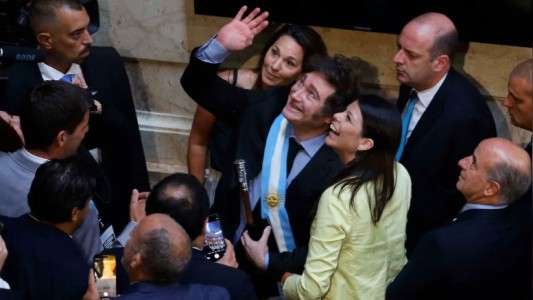 Encuesta: el 40% dice que no llega a fin de mes, pero Milei ganaría hoy un balotaje por amplio margen