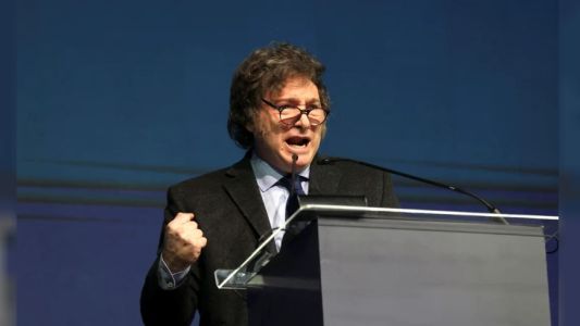 Denuncian a Milei por decretar el "Año de la Grandeza Argentina"