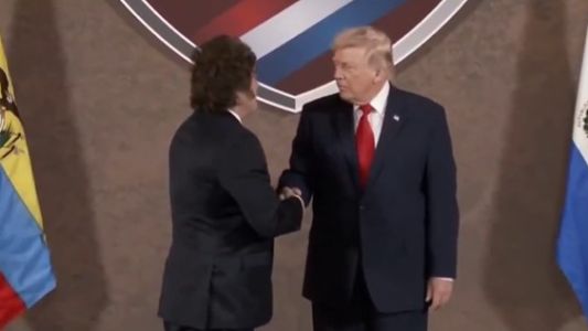 Javier Milei llegó a la cumbre “Shield of the Americas” y fue recibido por Trump