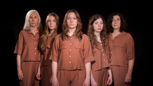 Vuelve "Nuestro prisma", un viaje sensible sobre la identidad y los vínculos que resisten el paso del tiempo