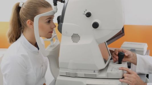 Miopía en niños: se proyecta que el 40% será miope para 2050 por exceso de uso de pantallas