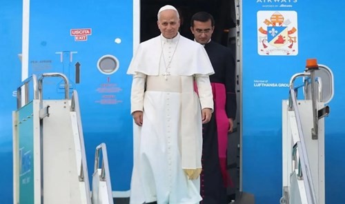 El papa León XIV llamó a la unidad y la paz en su despedida de Turquía