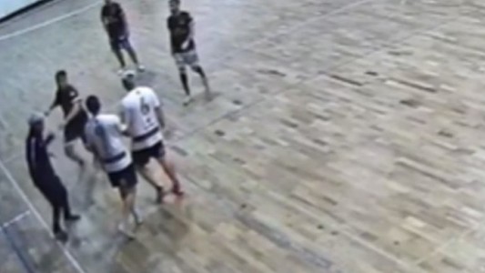 Brutal ataque a un árbitro en un torneo de papi fútbol en Mar del Plata