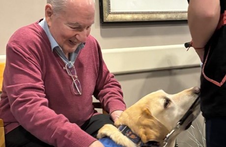 La caninoterapia gana cada día más adeptos en tratamientos gerontológicos