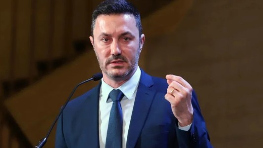 Con una carta dirigida a Milei, Petri presentó su renuncia como ministro de Defensa