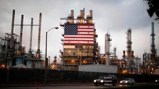 "Efecto Maduro": Las acciones petroleras de EEUU se disparan y las de China se desploman