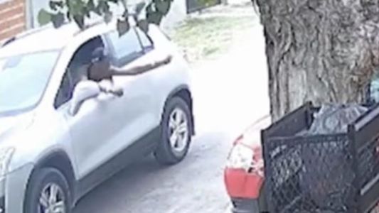 La Plata: detuvieron a un hombre que ofrecía dinero a menores desde una camioneta