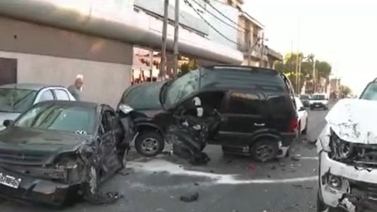 Violento choque en cadena entre 7 autos en Quilmes