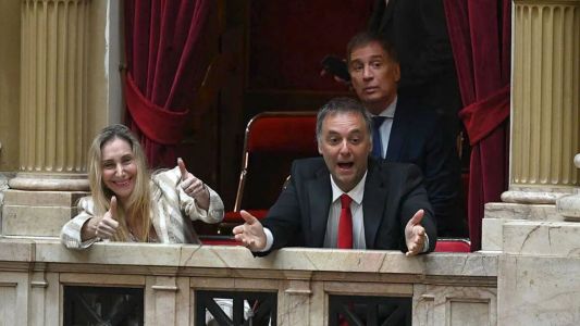 Con impulso del oficialismo, el Senado convirtió en ley la reforma laboral